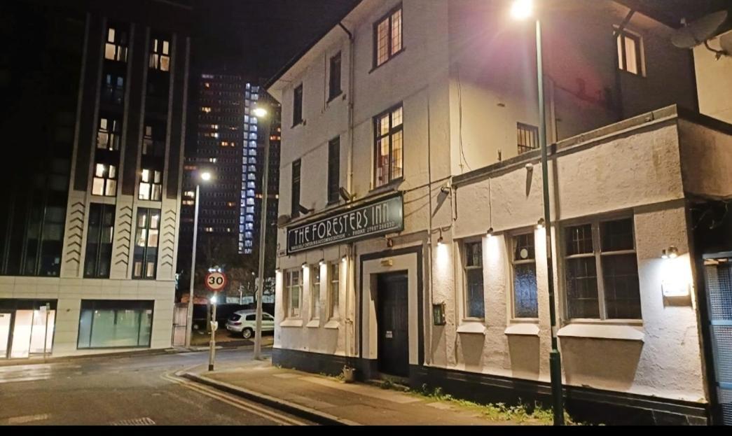 Foresters Inn Contractors Own Apartment - City Centre By Victoria Centre Shopping Centre - Your Own 7 Double Bedrooms Private Apartment With 3 Bathrooms And Snooker Room - Full Kitchen - Outdoor Parking For Cars Or Vans At Five Pounds A Day Nottingham Exteriér fotografie